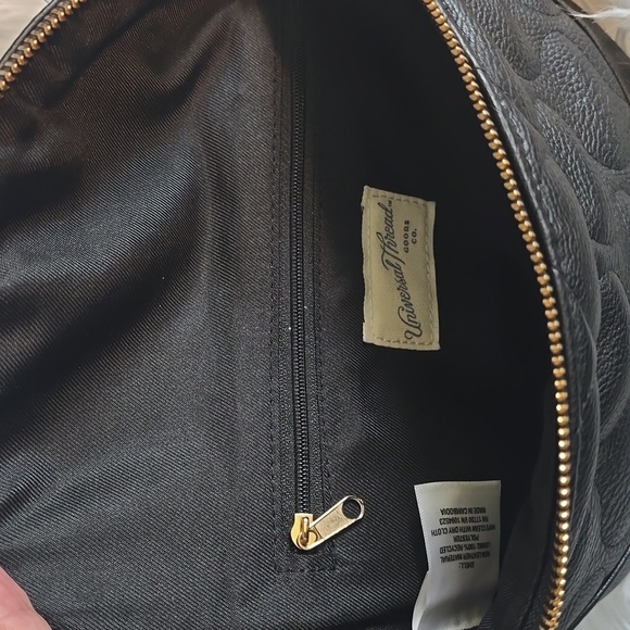 Universal Thread Sling Bag Black with Adjustable Strap - Picture 5 of 5